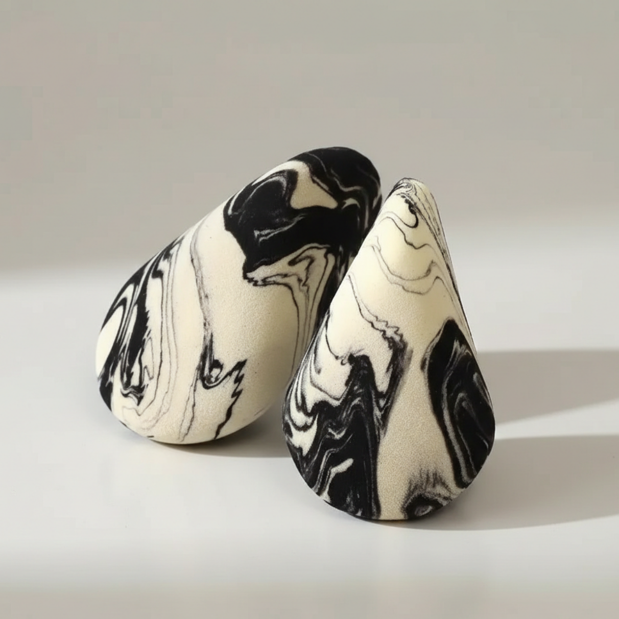 Pack of 2 Rhombus Beauty Blenders - Image 5