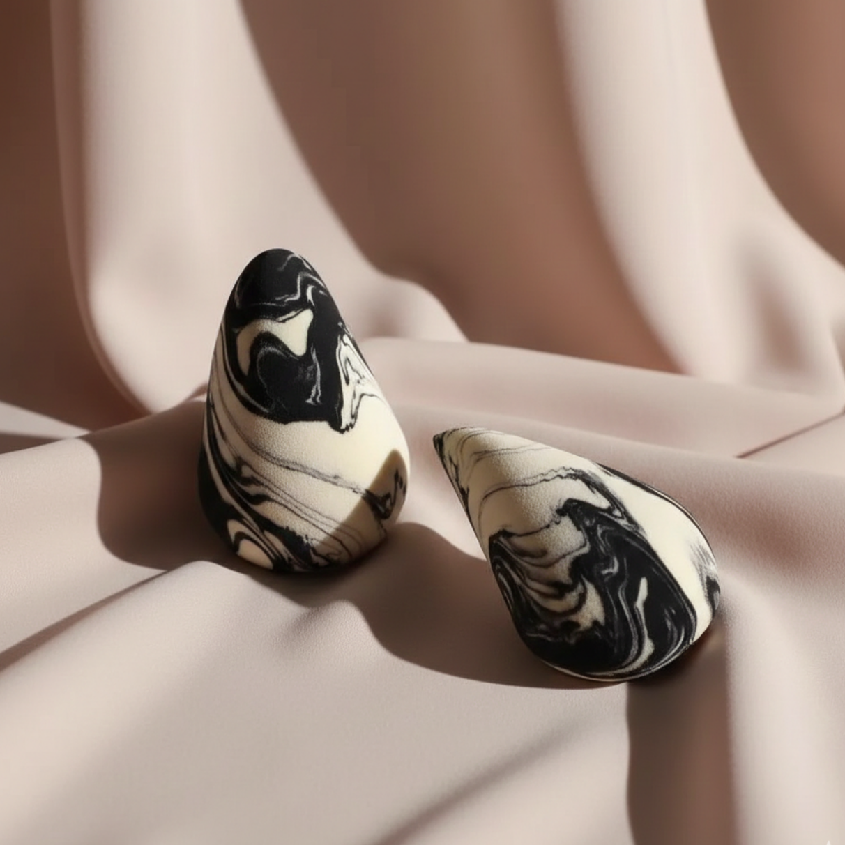 Pack of 2 Rhombus Beauty Blenders - Image 2