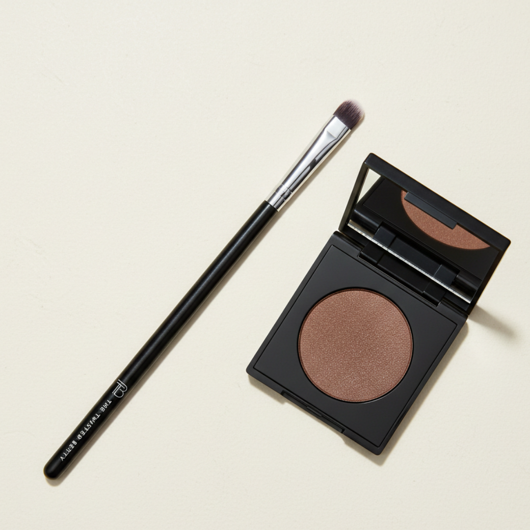 No.11 Undereye Smudge Brush - Image 4